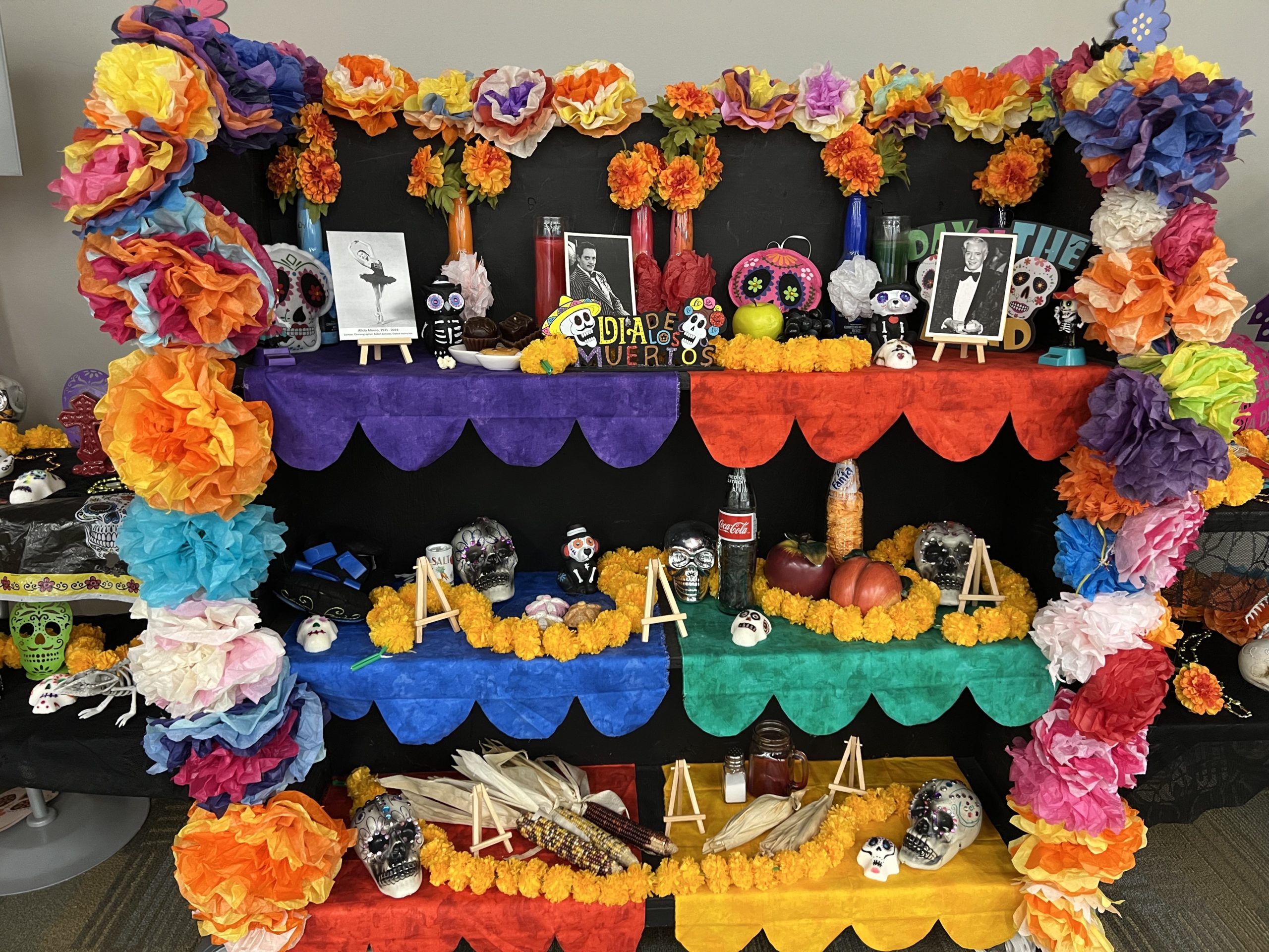 Los preparativos para el evento anual del Día de los Muertos ha